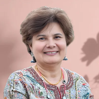 Vinita Pande, Featured Guide on Light Mirror